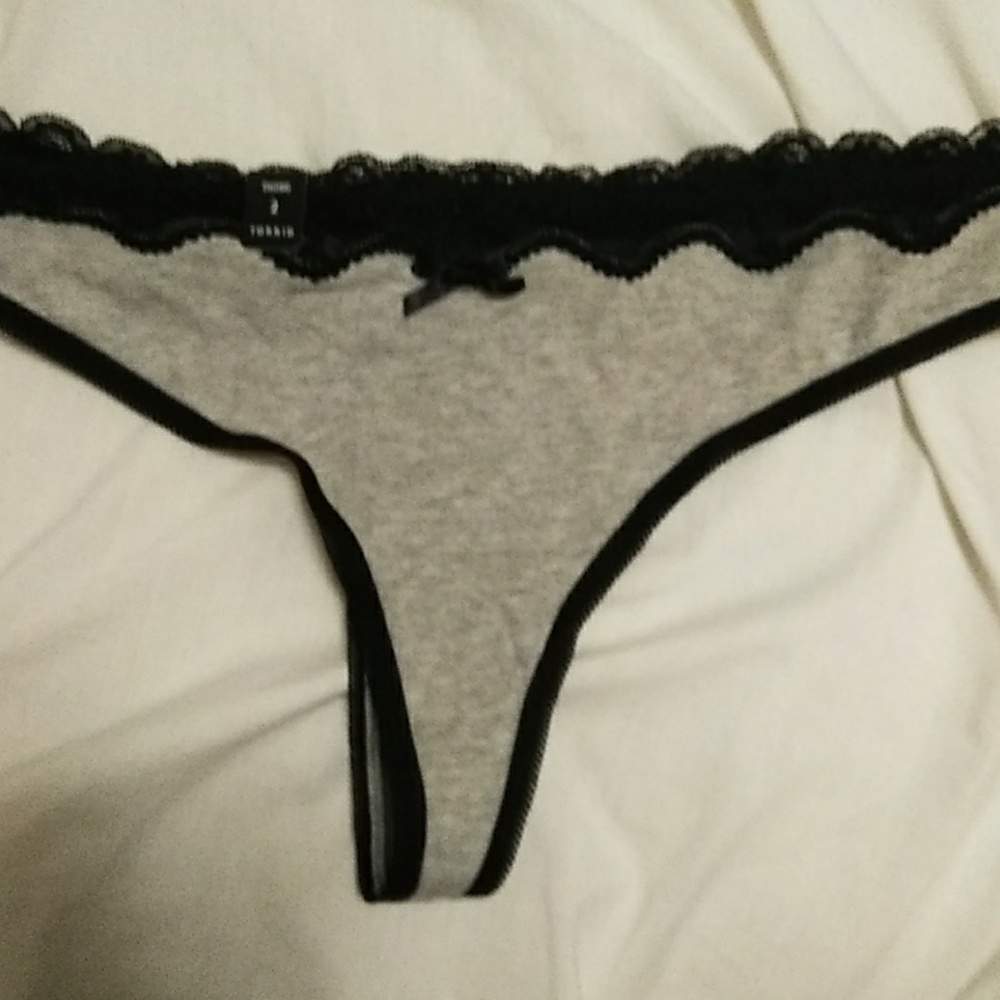 Torrid NWT Grey Lace Trim Thong Size 2